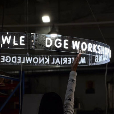 Home Decor Reichfarbige LED-Ring Neon-Schildlicht mit wandmontierten kundenspezifischen Neon-Buchstaben