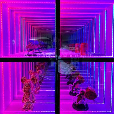 Super entworfenen unendlich leuchtenden Abgrund Spiegel-Display-Schrank mit kundenspezifischen Größe