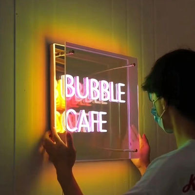 Anpassbare Farben 3D LED Infinity-Effekt Spiegellicht Neonschild mit Glasmaterial
