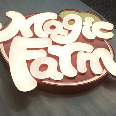 Innen- und Außenwerbeanzeige mit LED-Marquee-Buchstaben und Retro-Metallschild
