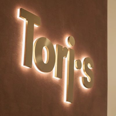 50000 Arbeitsstunden Lebensdauer angepasste LED-Kanal-Buchstaben für Outdoor-Laden