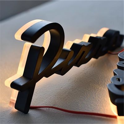 50000 Arbeitsstunden Lebensdauer angepasste LED-Kanal-Buchstaben für Outdoor-Laden