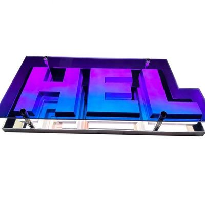 Zart angepasstes LED-Lichtschild mit unendlichem Hintergrund und 3D-Buchstaben perfekt
