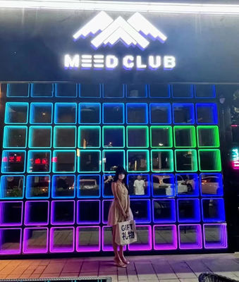 300000 Arbeitsstunden Lebensdauer 3D LED Infinity Mirror mit Hologrammventilator und Fernbedienung