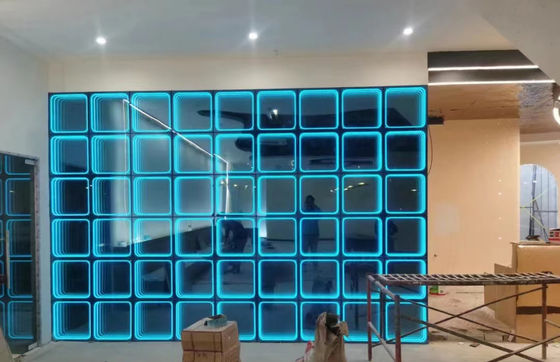 300000 Arbeitsstunden Lebensdauer 3D LED Infinity Mirror mit Hologrammventilator und Fernbedienung