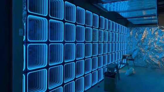 Bringen Sie Ihre Marquee-Briefe mit unserem 3D-Hologramm-Abgrund-Spiegel-LED-Ventilator auf die nächste Stufe