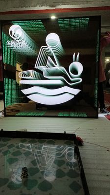 Maßgeschneiderte Edelstahl Infinity Glow Mehrschicht-Effekt Spiegel LED 3D Neon-Schild