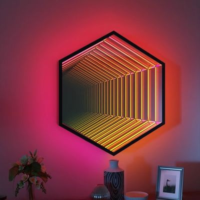 Innenarchitektur LED Spiegel Personalisierte Leuchtbeleuchtung für kundenspezifische Designs Unbegrenzte Spiegel
