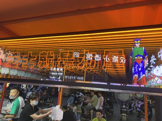 Modern Art Design LED-Spiegel aus Edelstahl mit unbegrenzter Anpassung des RGB-Glanzes